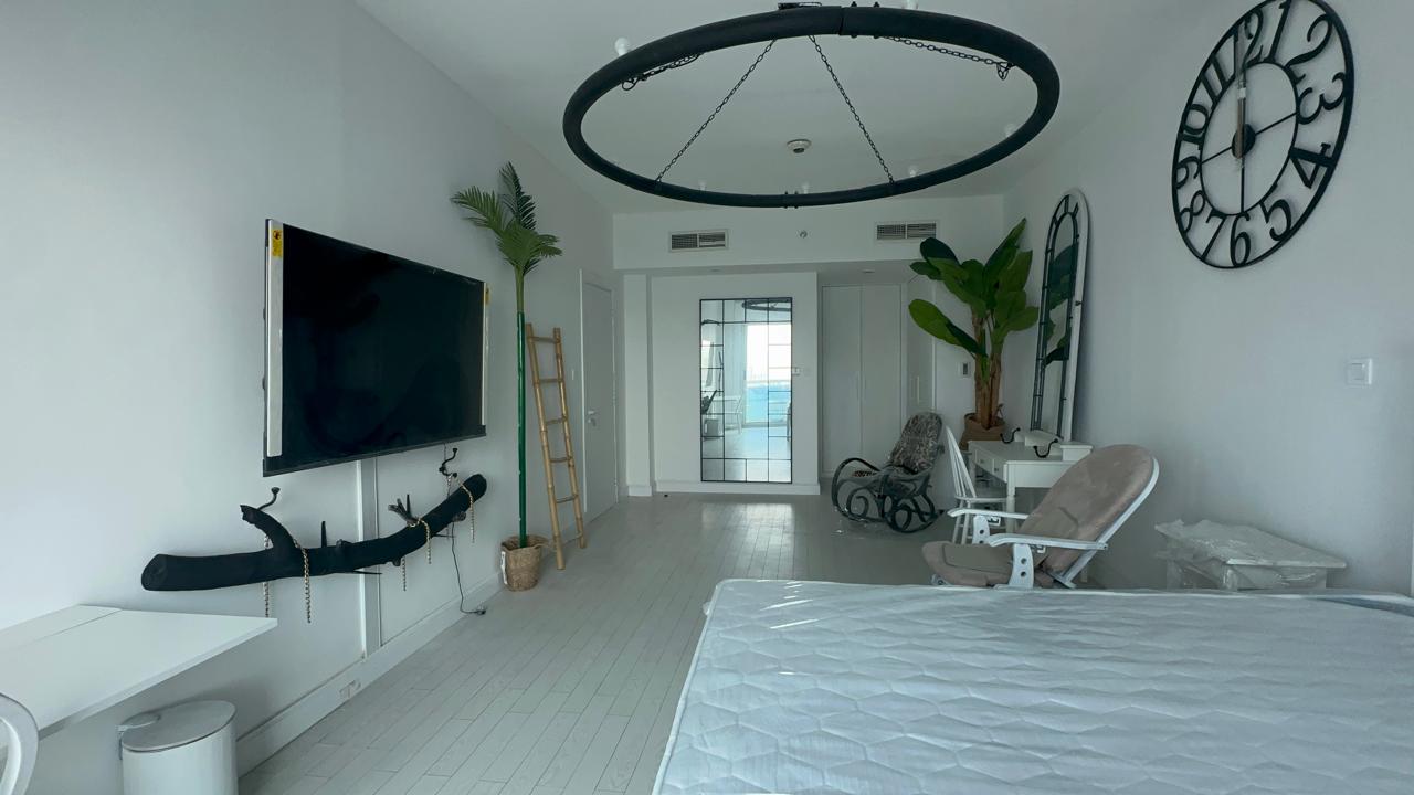 Bright High-Floor 1BR. Open City Outlook, IMPZ