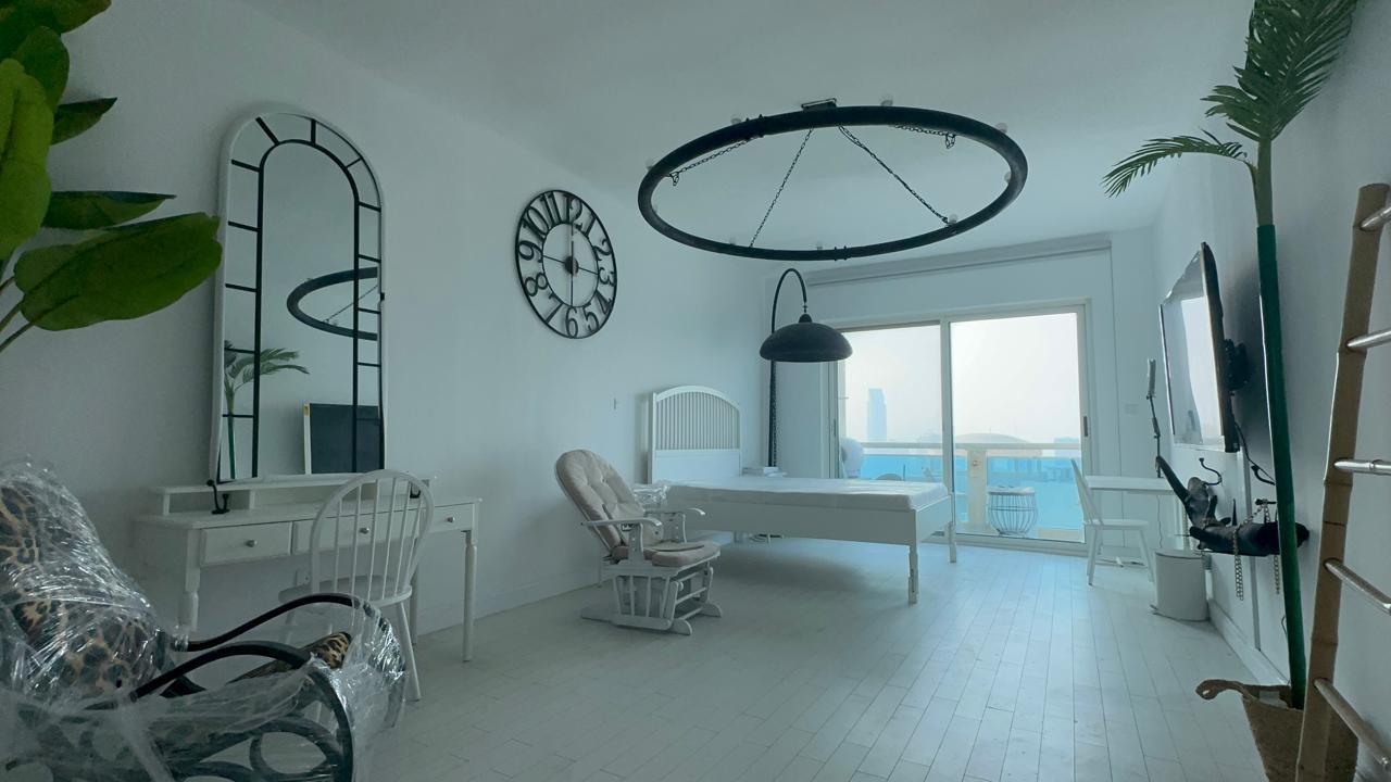 Bright High-Floor 1BR. Open City Outlook, IMPZ