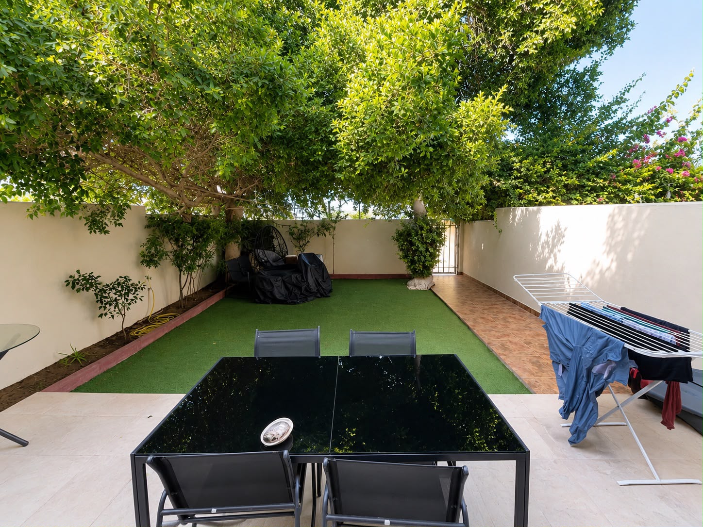 Private Garden Villa. The Springs, Dubai