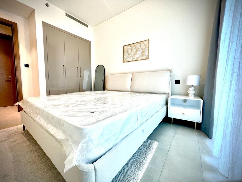 Stunning fully furnished 1BR+maid apartment