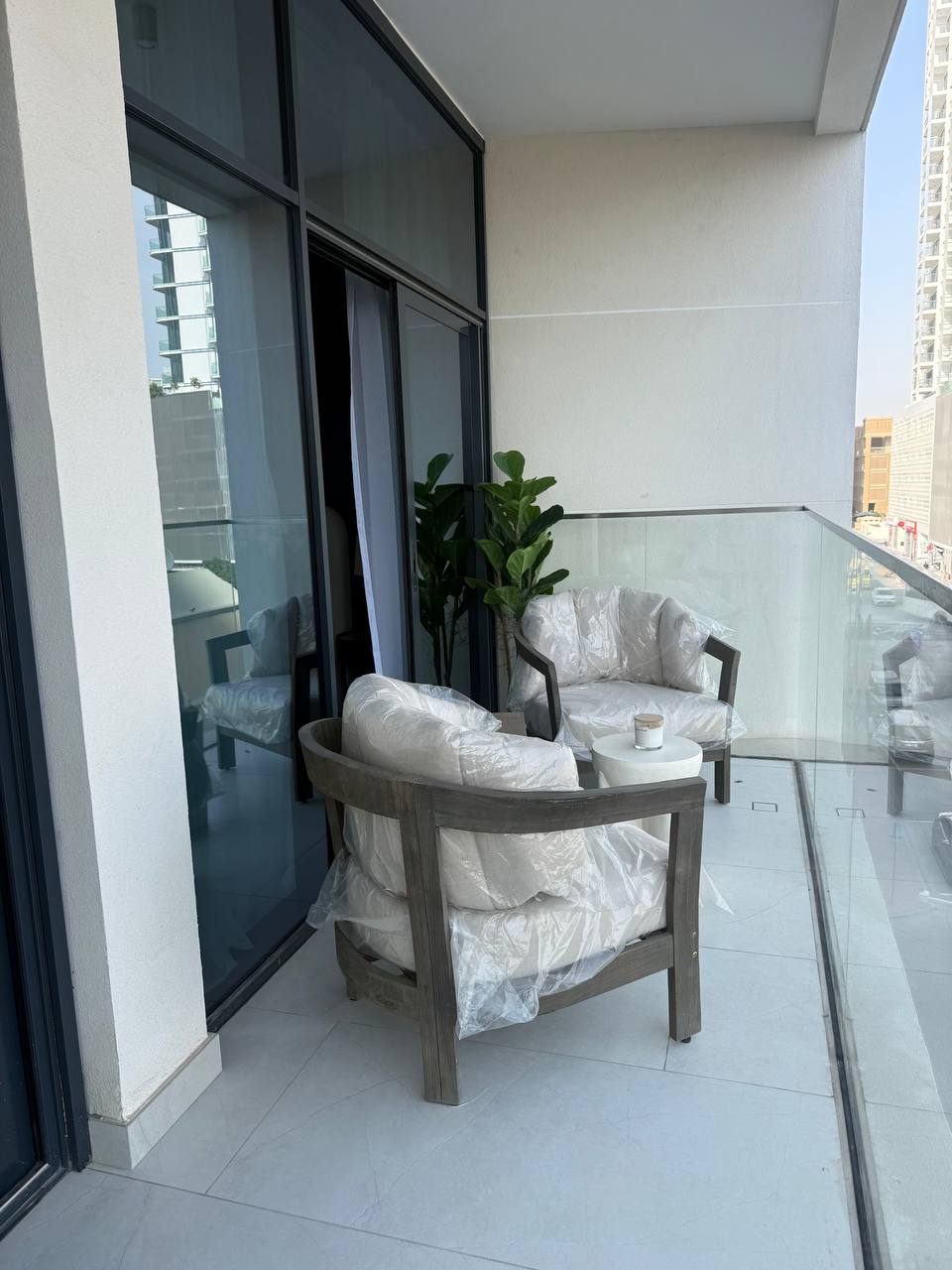 Stunning fully furnished 1BR apartment